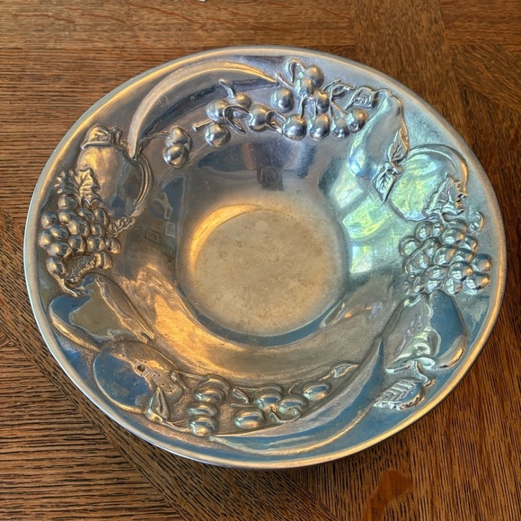 Vintage Wilton Armetale Pewter Decorative Bowl with Fruit Design - Picture 1 of 4